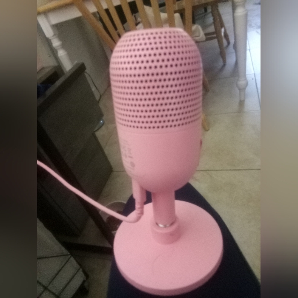 Pink USB Microphone perfect for online teaching or for meetings. Office Business